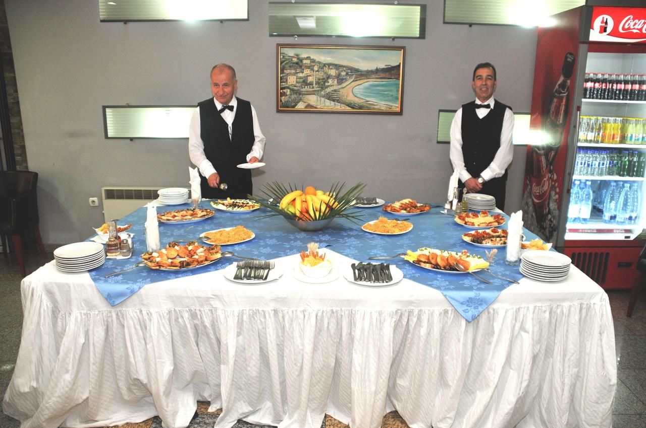 Отель Hotel Dajti Улцинь-25