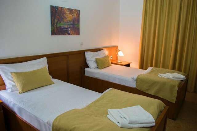 Отель Hotel Dajti Улцинь-14