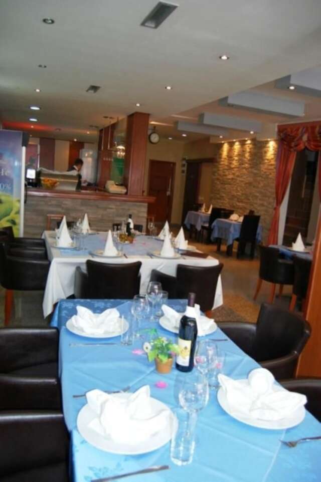 Отель Hotel Dajti Улцинь-20