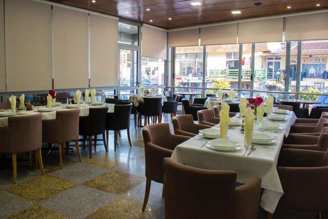 Отель Hotel Dajti Улцинь-6