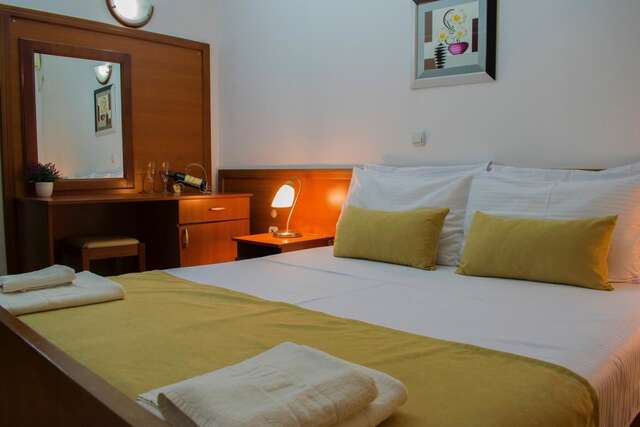 Отель Hotel Dajti Улцинь-9